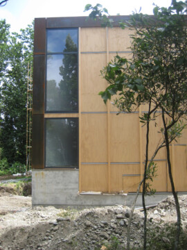 Cloudy Bay Shack by Paul Rolfe and Tonkin Zulaikha Greer